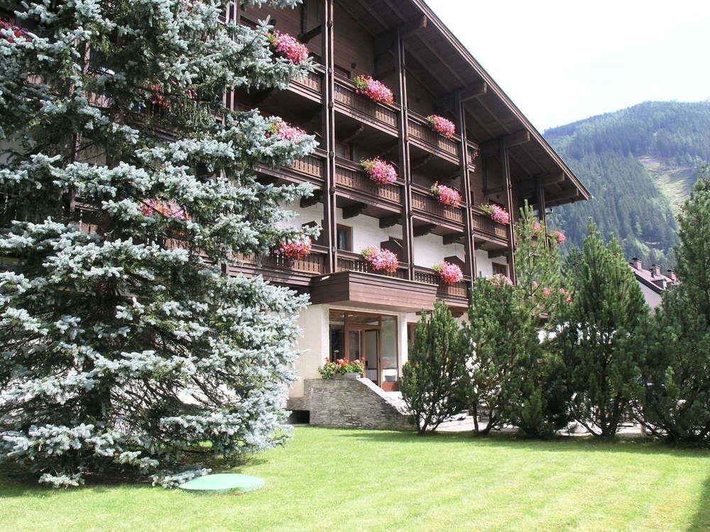 Hotel Simader 3*